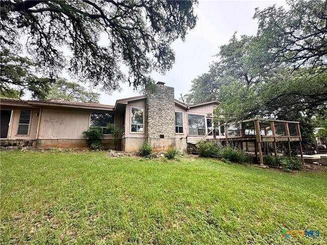 Building Photo - 202 Oak Ridge Dr
