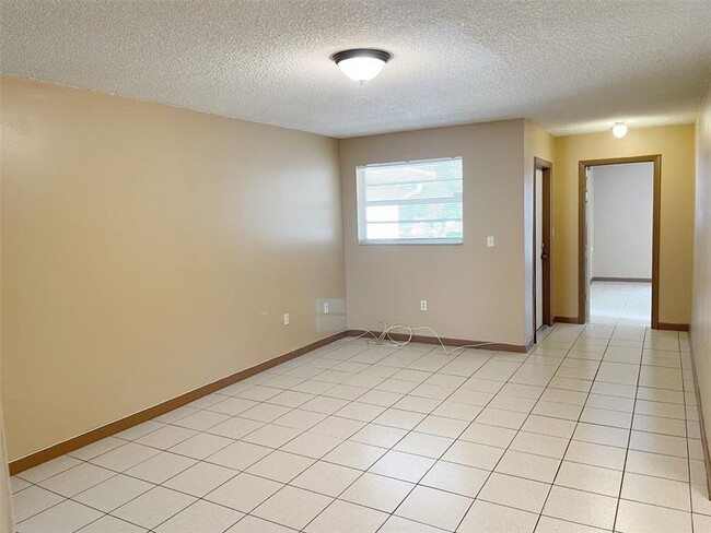 Building Photo - 11101 Royal Palm Blvd