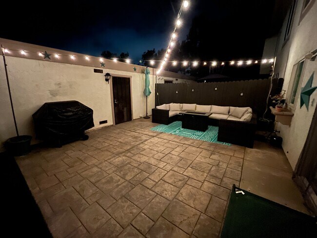 21'x18' Private Patio Nightime Design - 3028 Via Sabinas