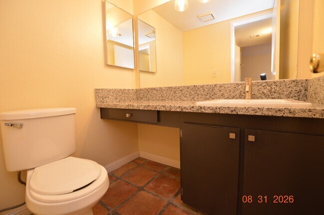 Building Photo - 5265 Child Ct