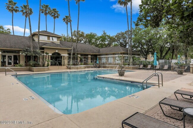 Building Photo - 19 Arbor Club Dr