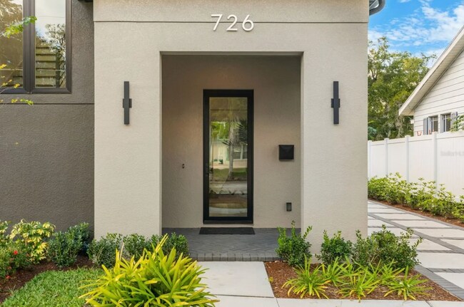 Building Photo - 726 Ellwood Ave