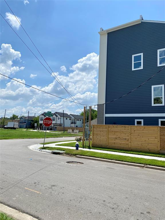 Building Photo - 3427 Hadley St