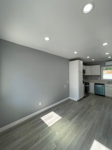 Building Photo - 3025 Broadmoor Blvd