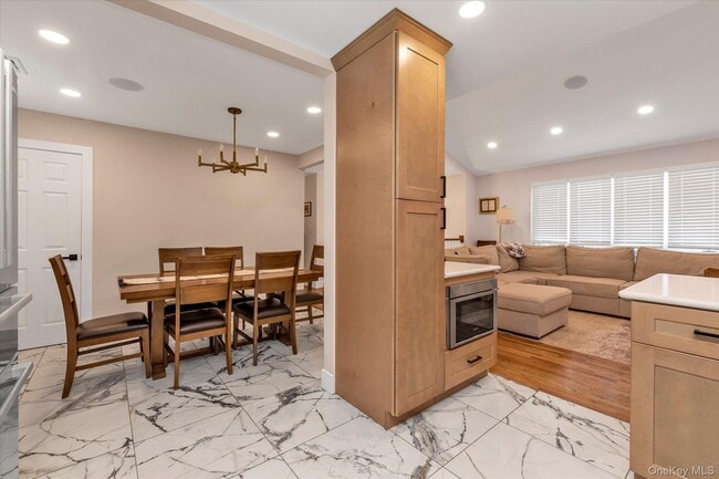 Building Photo - 3075 Whaleneck Dr