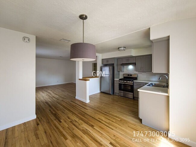 Building Photo - 2915 Saint George-5