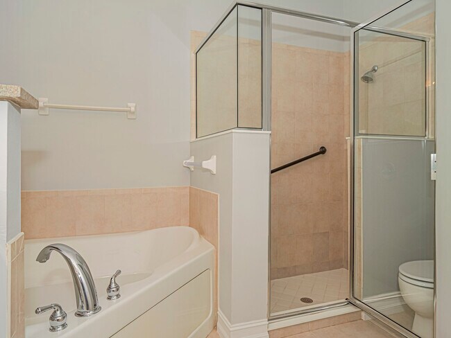 Building Photo - 1965 Bridgepointe Cir