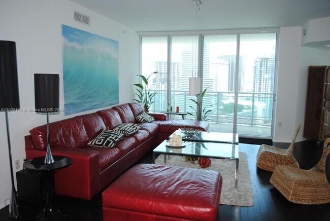 Building Photo - 350 S Miami Ave
