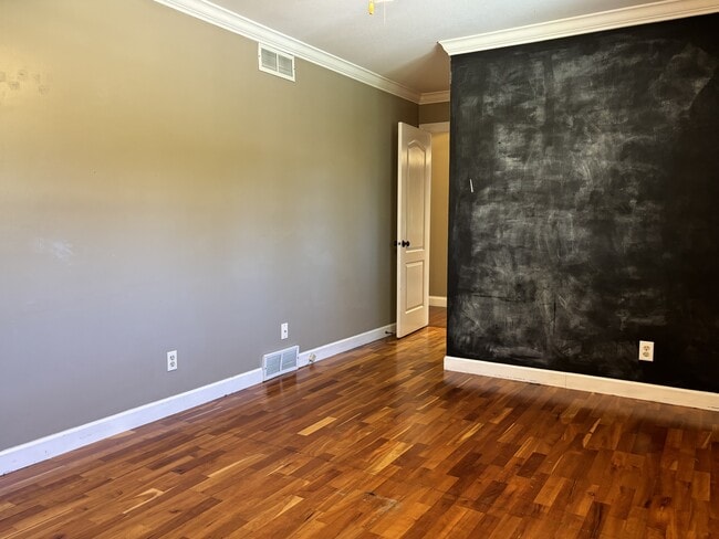 Building Photo - 2421 White Oak Trail