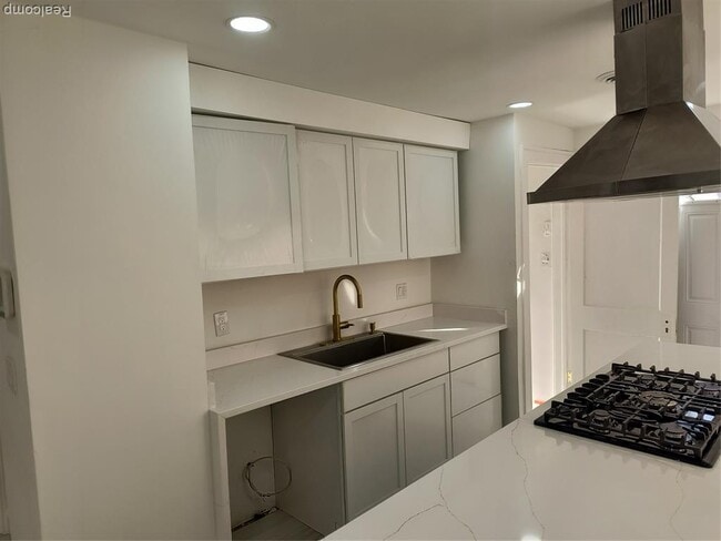 Building Photo - 18080 Westphalia St