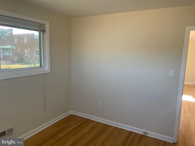 Building Photo - 1405 42nd St SE