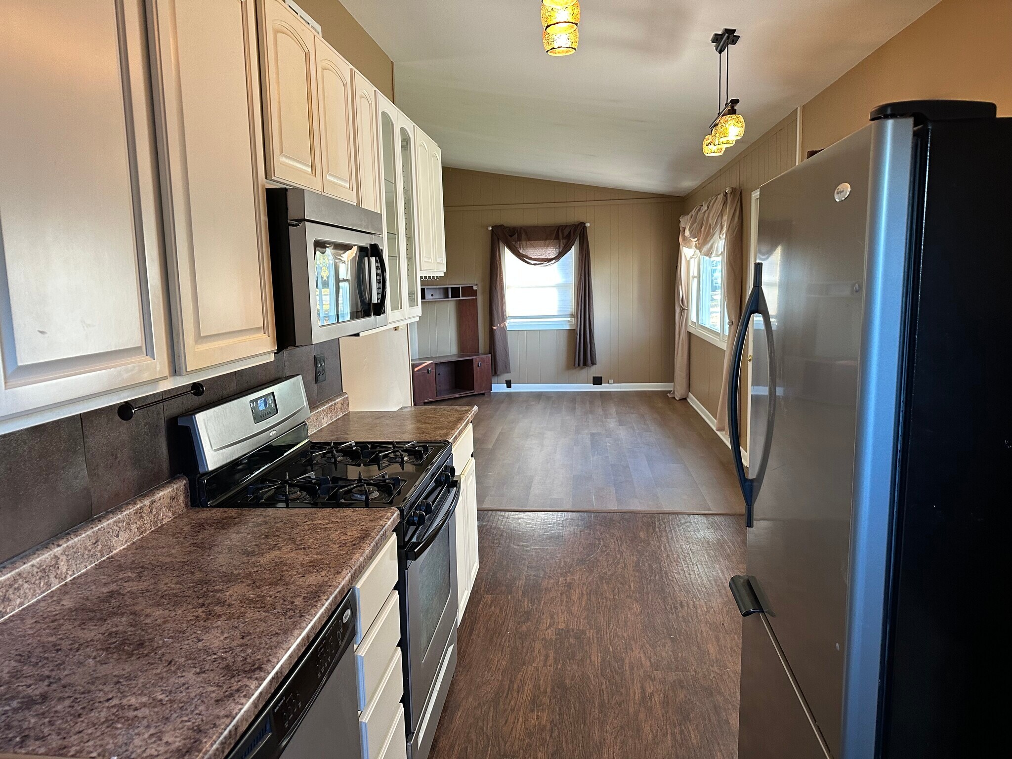 Kitchen looking into living room - 559 Fairview St