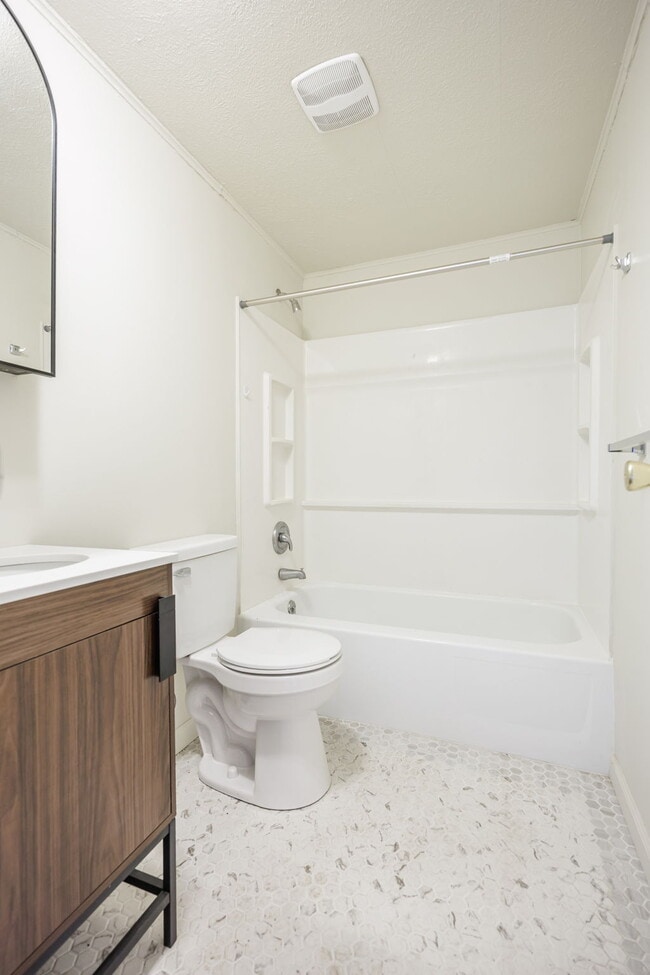 Building Photo - 168 Sackett Rd