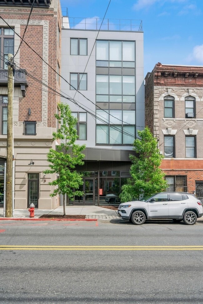 Building Photo - 520 Palisade Ave