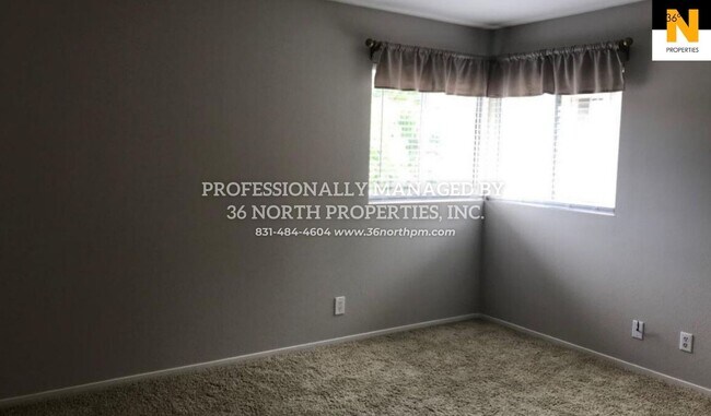 Building Photo - Las Palmas Home For Rent