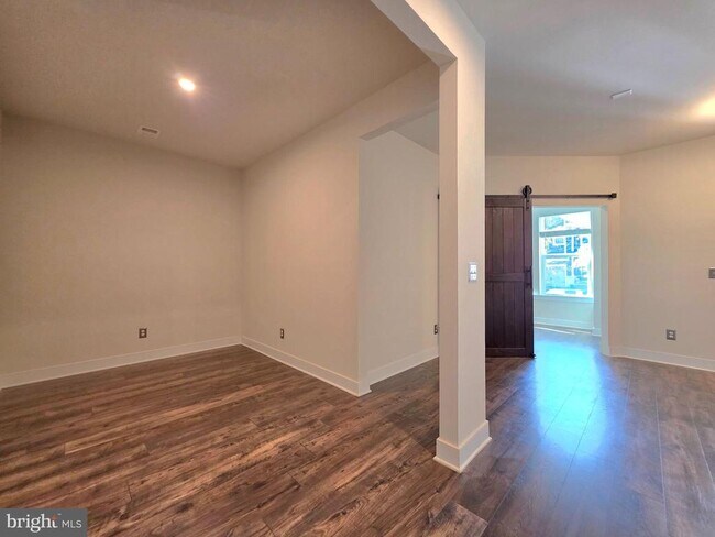 Building Photo - 1552 Meadowlark Glen Rd