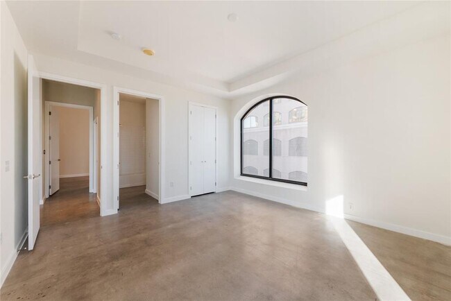 Building Photo - 507 Sabine St