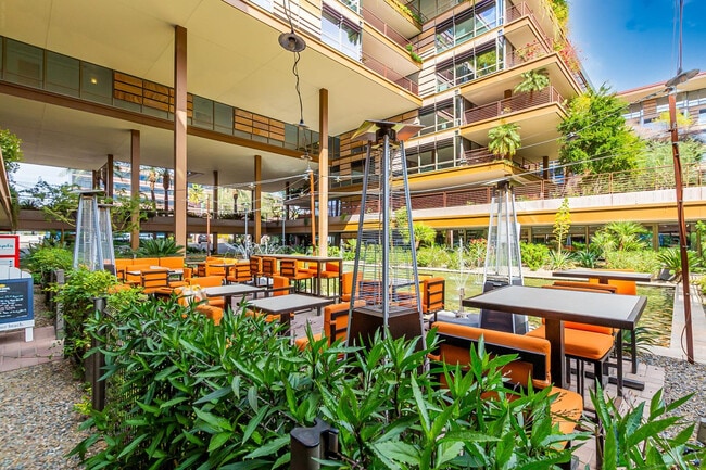 Building Photo - 7147 E Rancho Vista Dr