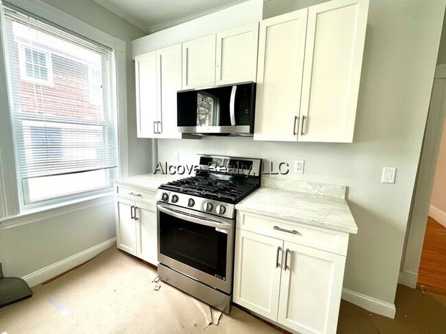 Building Photo - 15 Farragut Ave