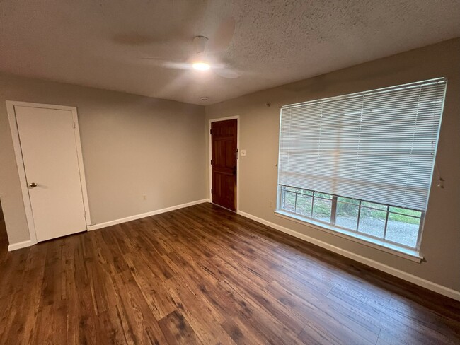 Building Photo - Newly Updated 4 Bedroom House for Rent, ne...