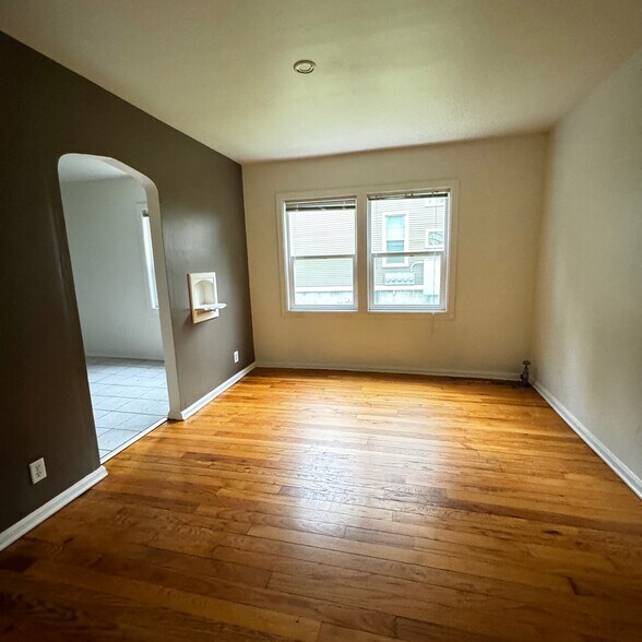 Building Photo - 115 n Hancock st