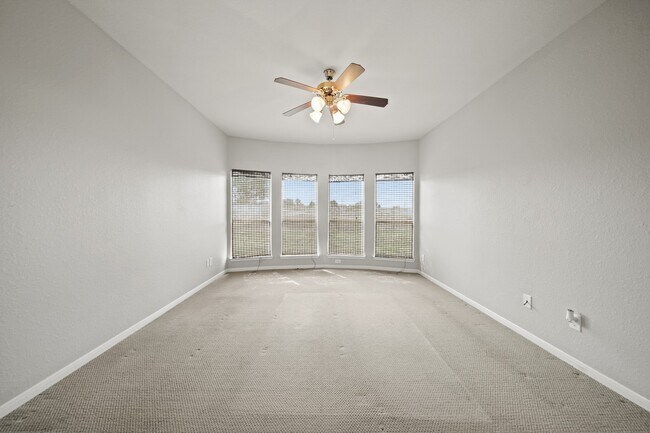 Building Photo - 25959 Ravenside Dr