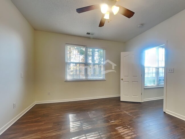 Building Photo - 6043 Shining Oak Ln