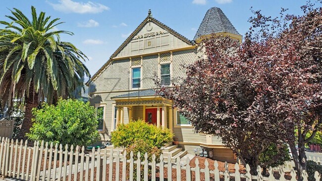 Building Photo - 844 Kentucky St