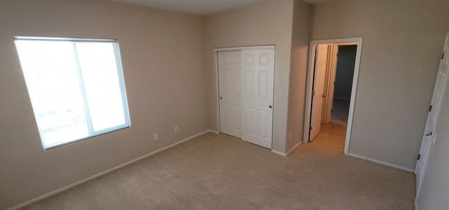 Building Photo - Immaculate 3 Bedroom Home in Aliante