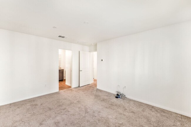 Building Photo - Super Cute 3 Bedroom Home For Lease!