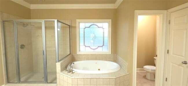 Building Photo - 606 Lakeshore Ct