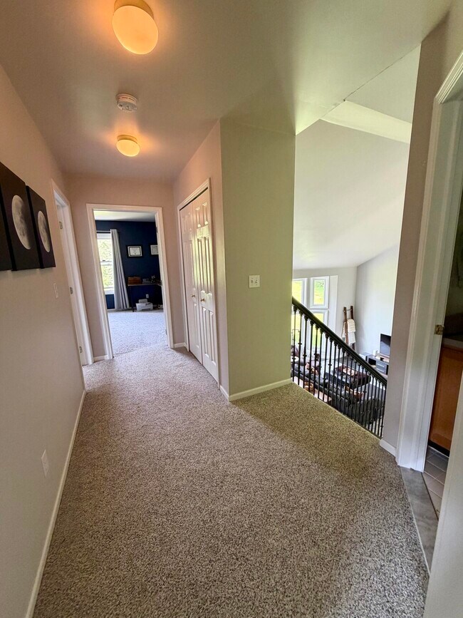Building Photo - 6961 Suncrest Dr