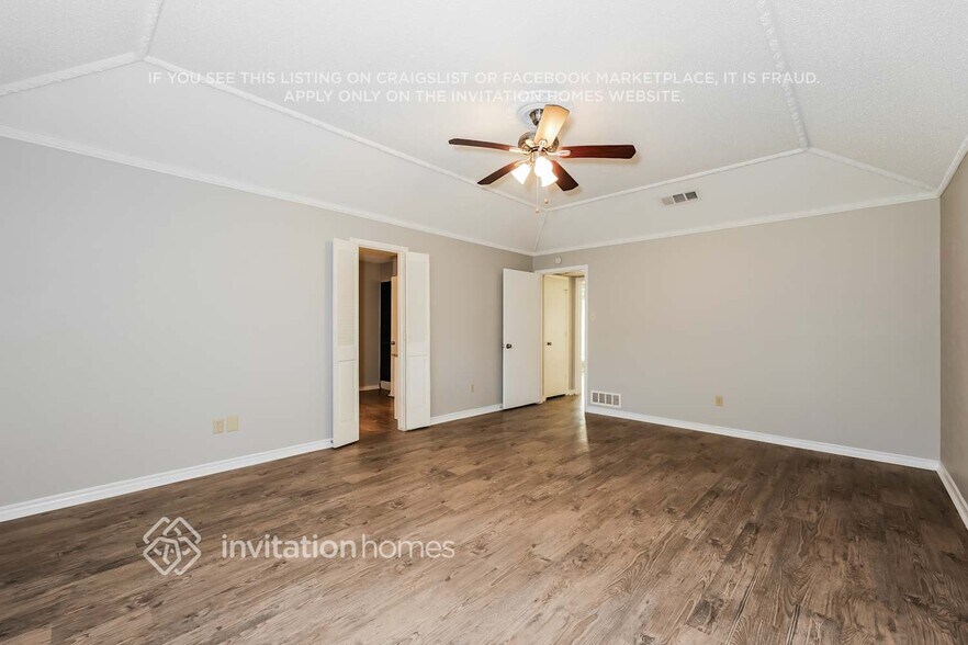 Building Photo - 945 Clear Springs Dr