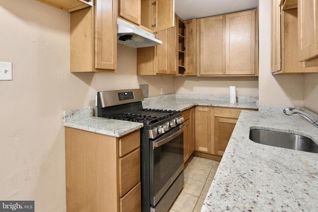 Building Photo - 204 W 35th St