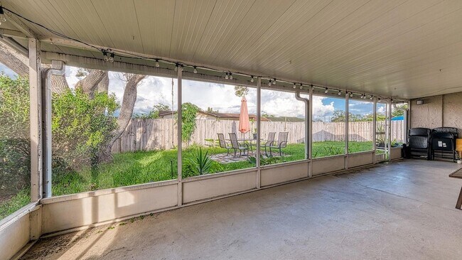 Building Photo - 9206 Gray Fox Ln