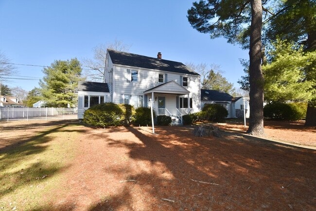 Primary Photo - 582 Springfield St