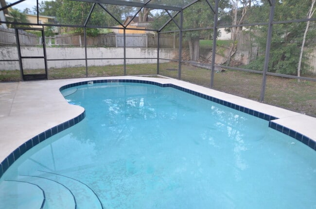 Building Photo - Cute and Updated 3/2 Pool Home House in Willow Creek (Loch Hart Area)