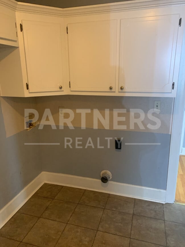 Building Photo - 3283 Gilmer Ave