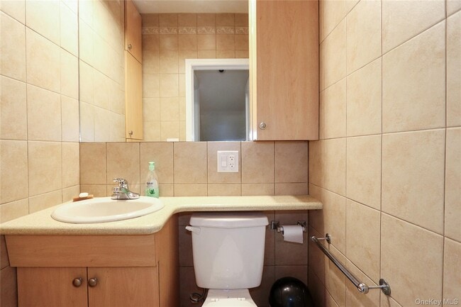 Building Photo - 67-47 Kessel St