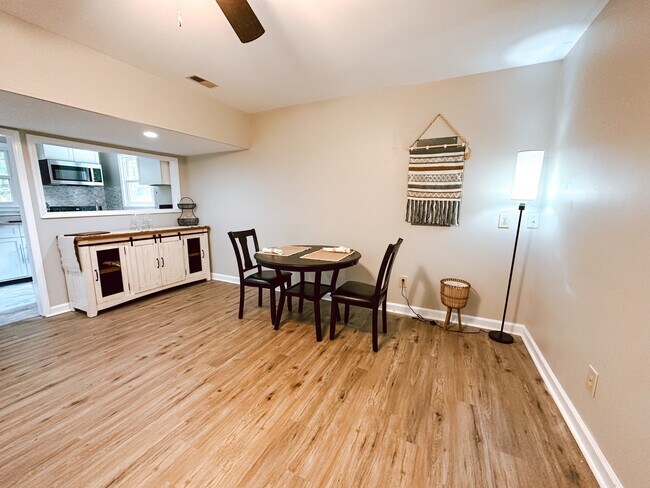 Building Photo - 1408 Highland Trl