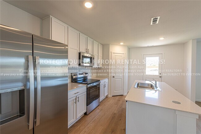 Building Photo - 605 Marsol St