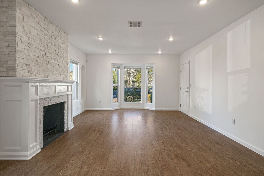 Building Photo - 1238 S Burnside Ave