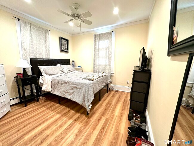 Building Photo - 39 Pierce St