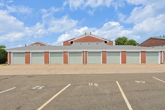 Building Photo - 52 Rosewood Dr