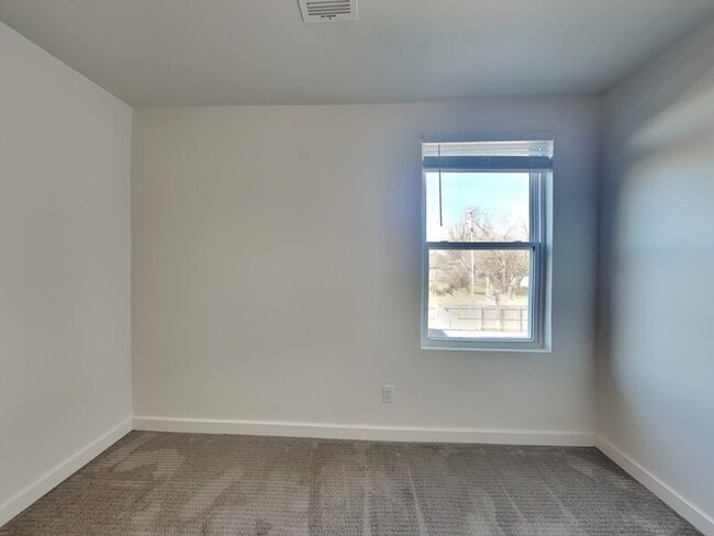 Building Photo - 217 Wright St