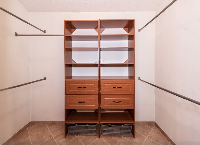 Building Photo - 1004 Potlatch Cir