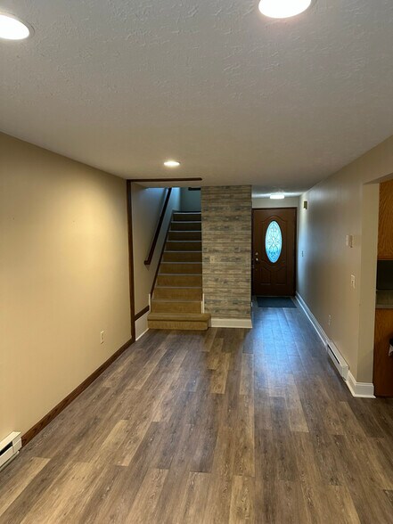 Building Photo - 6308 Forest Park Dr