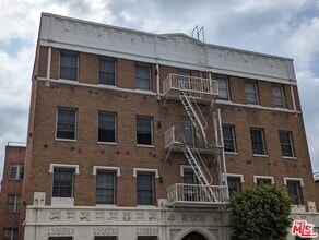 Building Photo - 456 Cochran Ave