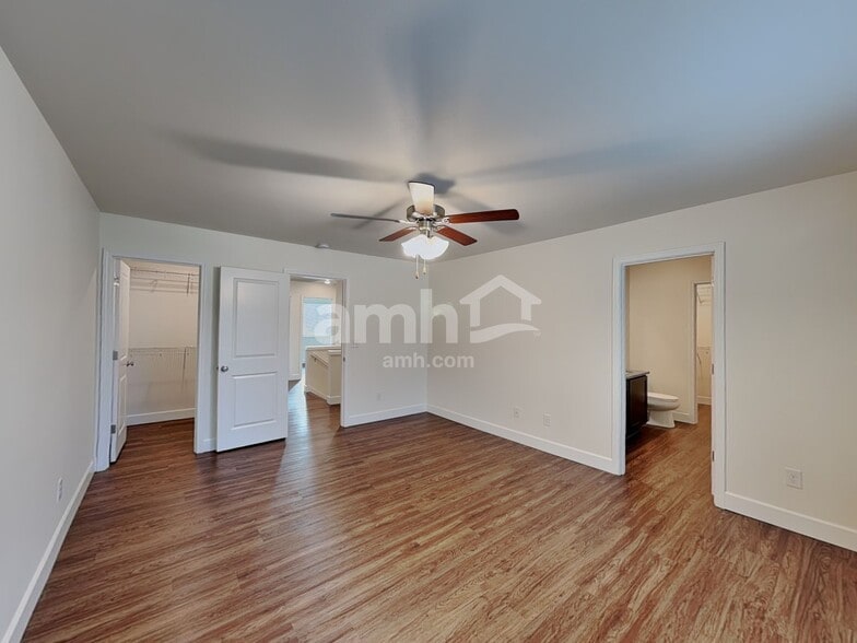 Building Photo - 10309 21st Pl SE