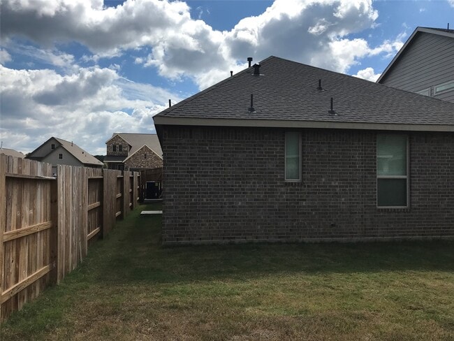 Building Photo - 28813 Bobcat Run Dr